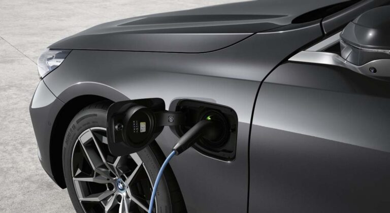 BMW P90506216_highRes