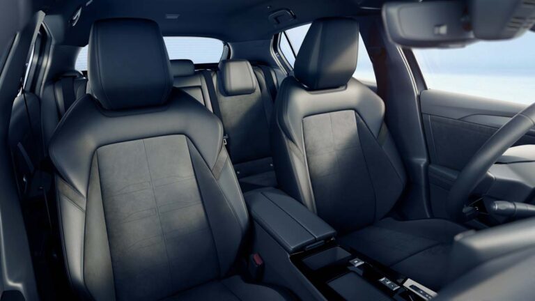 12_Opel Astra Electric_520776.jpg