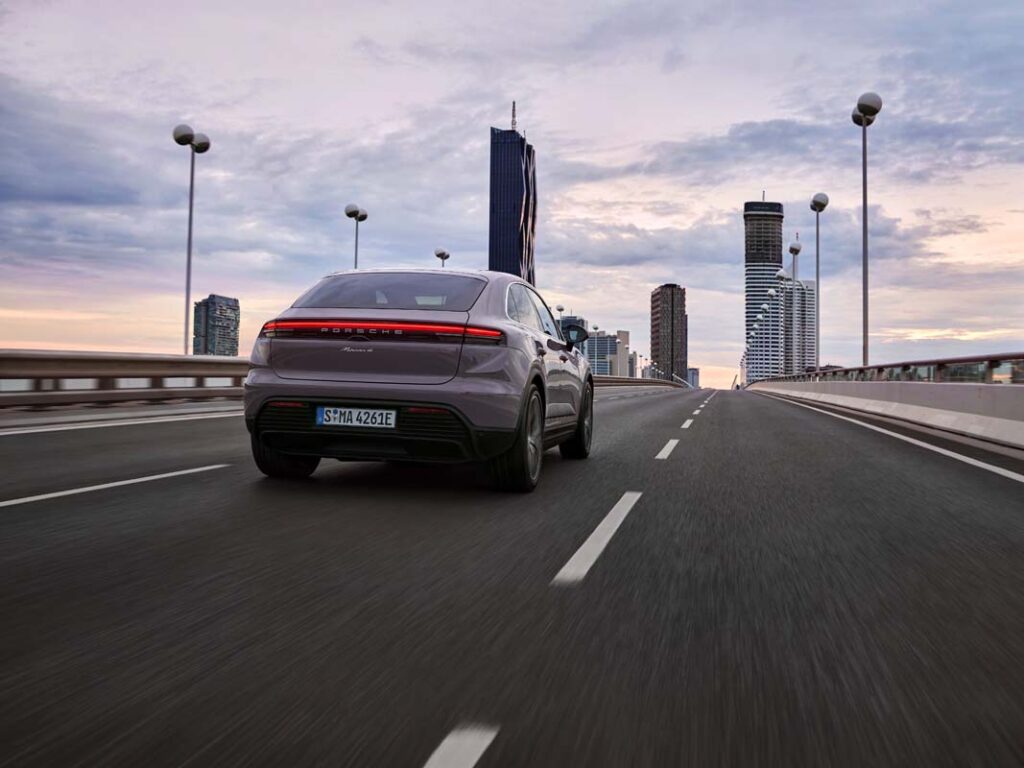 1644_berlin_4_u-crane_AKOS1251_V05_extended