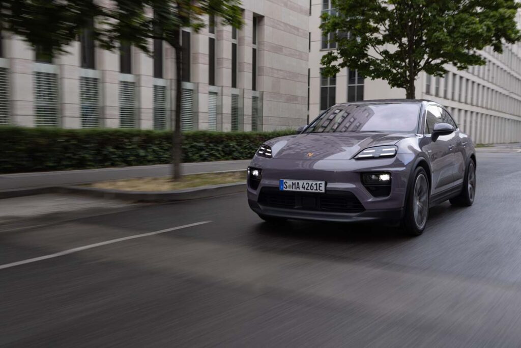 46_1582_berlin_4_u-crane_AKOS6336_v01_jp