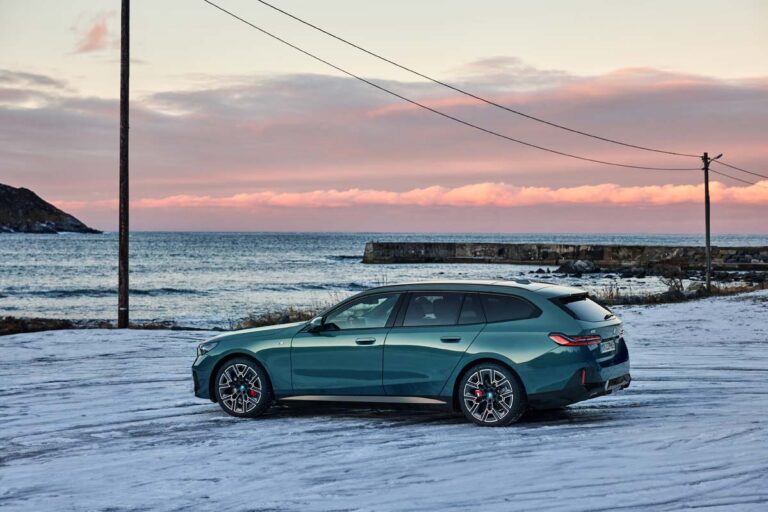 BMW 5 Touring P90537280_highRes