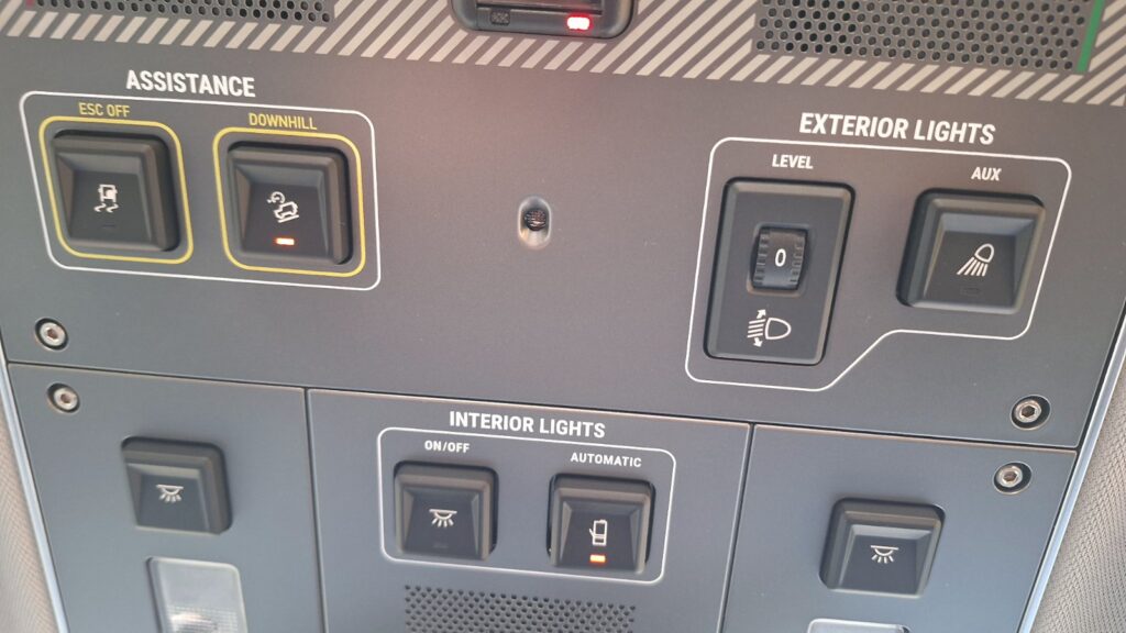 Ineos Grenadier_prekinuvaci za teren